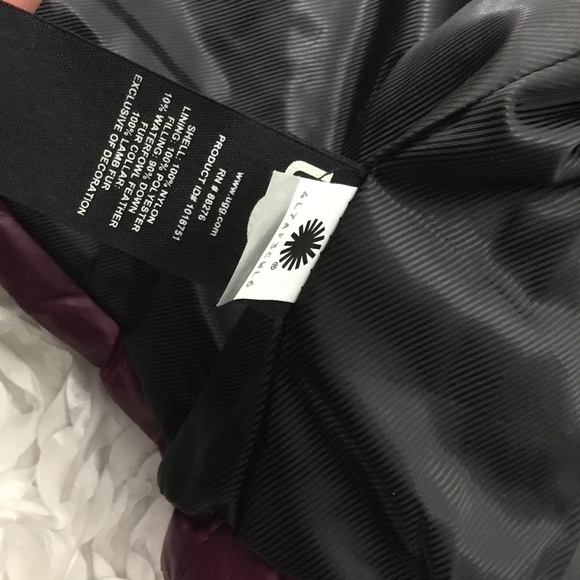 🎊😀🎉HP🎉😀🎊 UGG Down Vest - 1 left size M - Picture 8 of 8